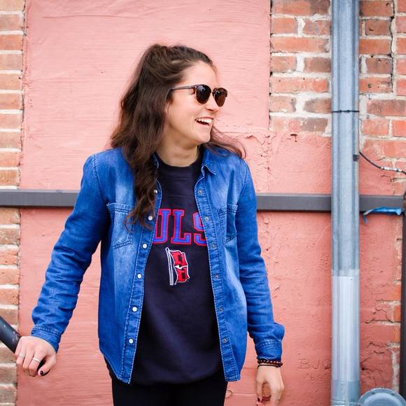 Meet your Posher, Lauren - Picture 1 of 1